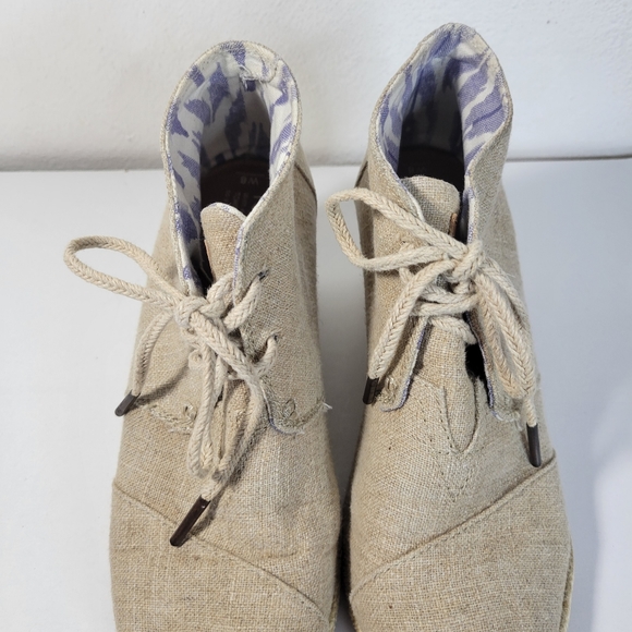 Womans Toms Beige Espadrille Lace up Wedge Booties 3Inch Heel Size 8 - Picture 3 of 9